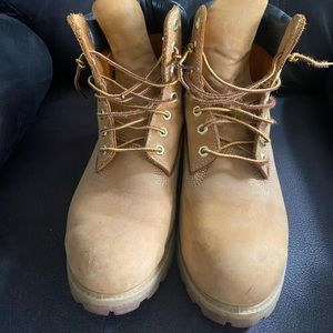 Worn once, excellent condition!!